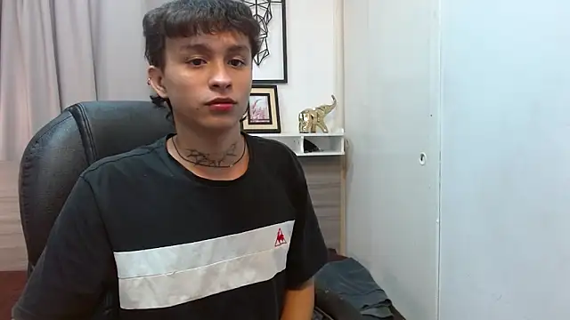 Snapshot of YuanDelux chatting on March 8, 2026, 3:15 pm YuanDelux online show from March 8, 2026, 3:15 pm