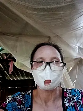 Snapshot of Tina6886 chatting on April 8, 2026, 8:27 am Tina6886 online show from April 8, 2026, 8:27 am