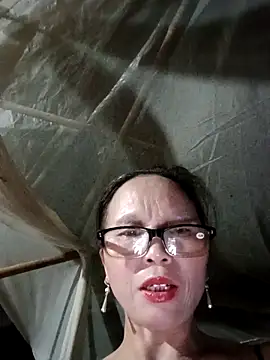 Snapshot of Tina6886 chatting on April 1, 2026, 1:41 pm Tina6886 online show from April 1, 2026, 1:41 pm