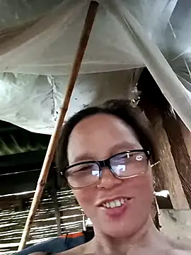 Snapshot of Tina6886 chatting on April 4, 2026, 2:40 am Tina6886 online show from April 4, 2026, 2:40 am