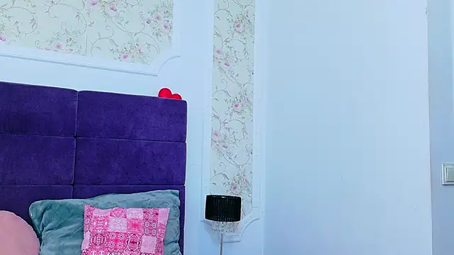 NataliaCroft online show from April 15, 2026, 2:21 pm