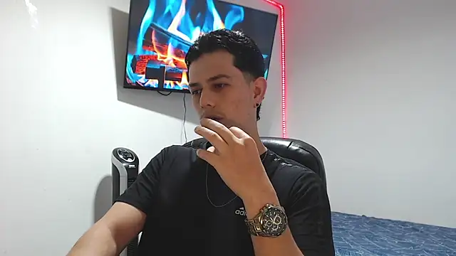 JUAN CAMILOXXX online show from May 5, 2026, 12:24 am