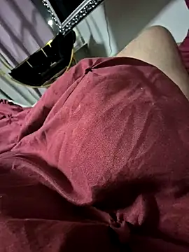 Snapshot of Activ1top chatting on April 15, 2026, 1:44 am Activ1top online show from April 15, 2026, 1:44 am