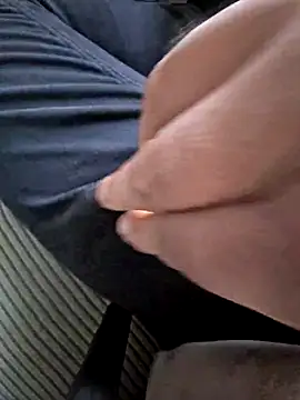 Snapshot of Activ1top chatting on April 6, 2026, 2:07 pm Activ1top online show from April 6, 2026, 2:07 pm