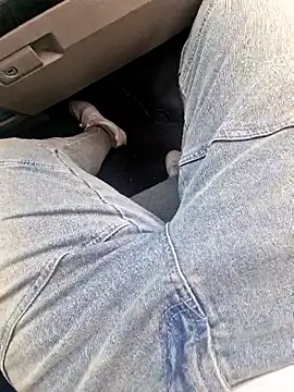 Snapshot of Activ1top chatting on April 10, 2026, 1:29 pm Activ1top online show from April 10, 2026, 1:29 pm