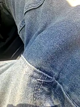 Snapshot of Activ1top chatting on April 14, 2026, 9:47 am Activ1top online show from April 14, 2026, 9:47 am