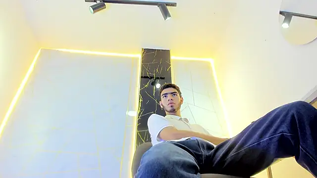 Valentin Lux online show from March 26, 2026, 3:38 am