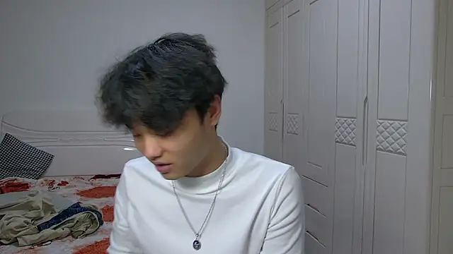 icecream-002 online show from March 29, 2026, 11:01 am