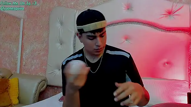 Snapshot of ThomasThundr chatting on April 8, 2026, 4:36 am ThomasThundr online show from April 8, 2026, 4:36 am