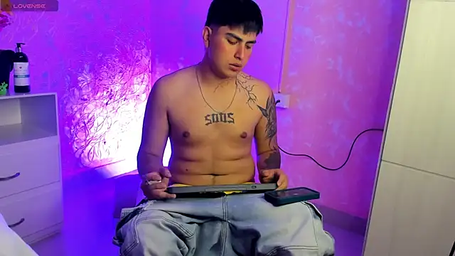 Snapshot of ThomasThundr chatting on March 28, 2026, 3:40 am ThomasThundr online show from March 28, 2026, 3:40 am