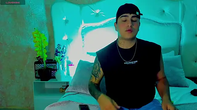 Snapshot of ThomasThundr chatting on March 21, 2026, 6:36 am ThomasThundr online show from March 21, 2026, 6:36 am