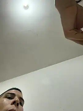LeiAaron1998 online show from June 30, 2026, 4:12 am