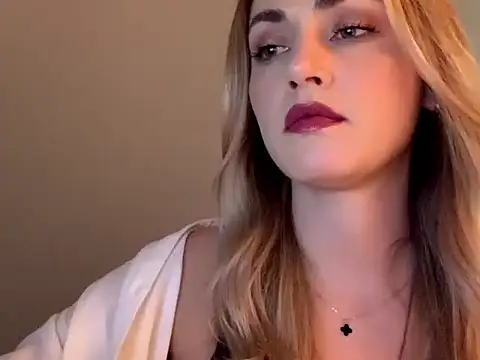 Snapshot of ScarlettSensitive chatting on April 16, 2026, 3:24 pm ScarlettSensitive online show from April 16, 2026, 3:24 pm
