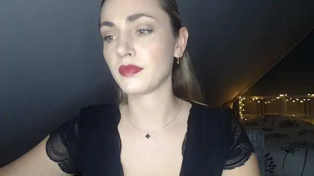 Snapshot of ScarlettSensitive chatting on May 30, 2026, 2:23 pm ScarlettSensitive online show from May 30, 2026, 2:23 pm