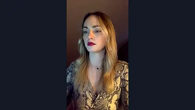 Snapshot of ScarlettSensitive chatting on March 11, 2026, 4:12 pm ScarlettSensitive online show from March 11, 2026, 4:12 pm