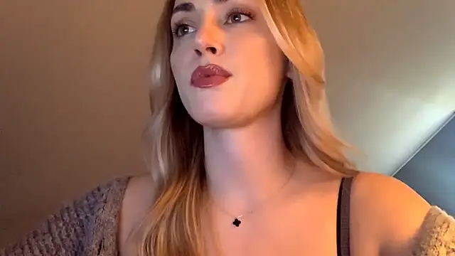 Snapshot of ScarlettSensitive chatting on April 14, 2026, 2:11 pm ScarlettSensitive online show from April 14, 2026, 2:11 pm