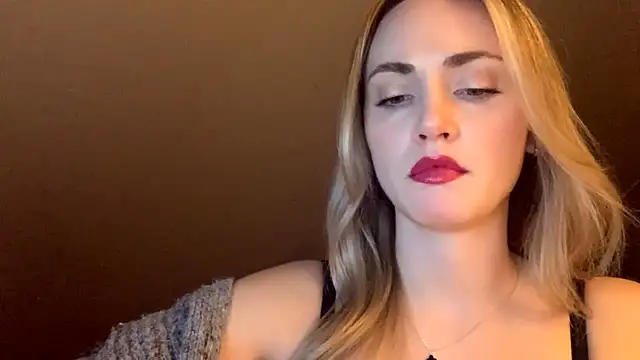 Snapshot of ScarlettSensitive chatting on April 12, 2026, 8:12 pm ScarlettSensitive online show from April 12, 2026, 8:12 pm