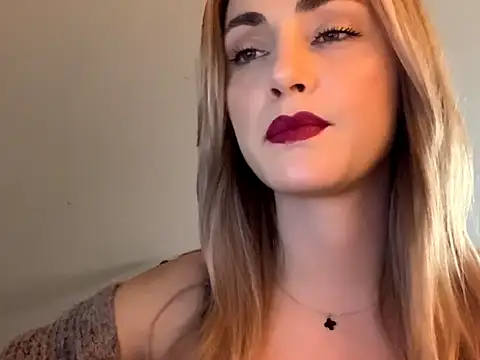 Snapshot of ScarlettSensitive chatting on April 8, 2026, 2:07 pm ScarlettSensitive online show from April 8, 2026, 2:07 pm