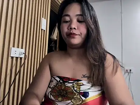 Snapshot of _georgiax_ chatting on July 16, 2026, 5:32 pm georgiax online show from July 16, 2026, 5:32 pm