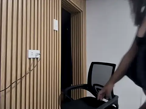  georgiax  online show from April 8, 2026, 8:21 pm