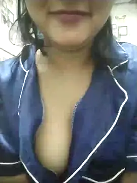 Snapshot of Chandrika_Yadav chatting on July 16, 2026, 5:04 am Chandrika Yadav online show from July 16, 2026, 5:04 am