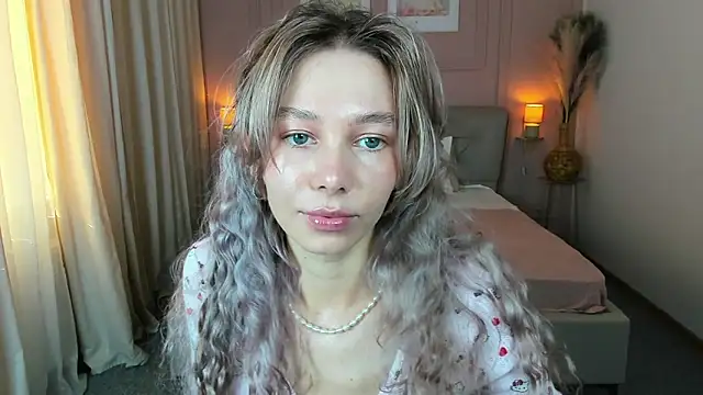 LuluAlis online show from March 14, 2026, 1:50 pm