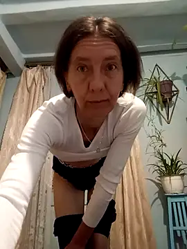 Snapshot of Tania9876 chatting on June 1, 2026, 7:13 pm Tania9876 online show from June 1, 2026, 7:13 pm