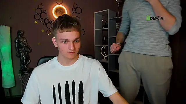 john lik online show from April 2, 2026, 7:09 pm