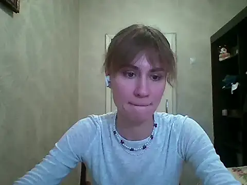 ElenoreHolguin online show from April 2, 2026, 2:46 pm