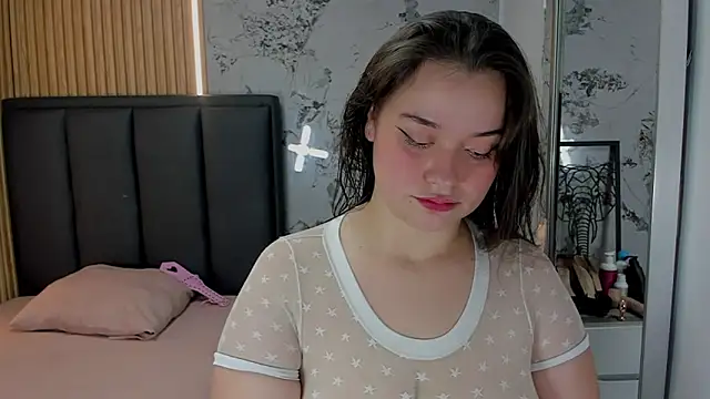 Snapshot of Maya_johnson2 chatting on June 24, 2026, 7:44 pm Maya johnson2 online show from June 24, 2026, 7:44 pm