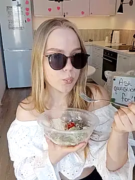 LittleForestELF2 online show from March 20, 2026, 12:28 pm