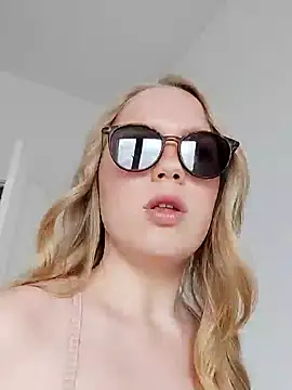 LittleForestELF2 online show from March 28, 2026, 9:21 am