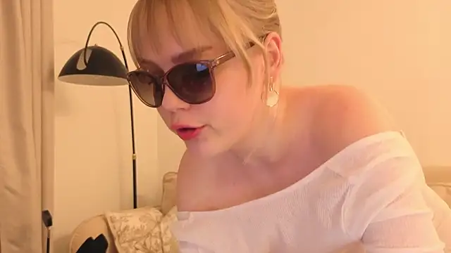 Snapshot of LittleForestELF2 chatting on May 14, 2026, 6:27 pm LittleForestELF2 online show from May 14, 2026, 6:27 pm
