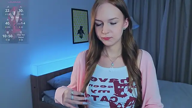 DevinAdinolfi online show from April 14, 2026, 8:36 pm