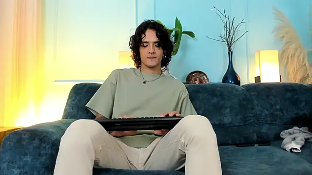 Snapshot of Skinny_Mac chatting on April 18, 2026, 2:30 pm Skinny Mac online show from April 18, 2026, 2:30 pm