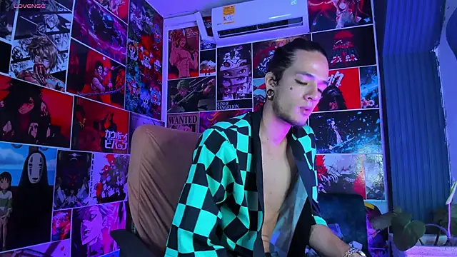 Snapshot of Skinny_Mac chatting on May 14, 2026, 12:29 am Skinny Mac online show from May 14, 2026, 12:29 am
