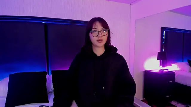 LilithBluum online show from April 10, 2026, 11:28 am