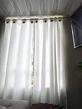 Snapshot of Camillemonroe_ chatting on May 19, 2026, 12:34 pm Camillemonroe online show from May 19, 2026, 12:34 pm