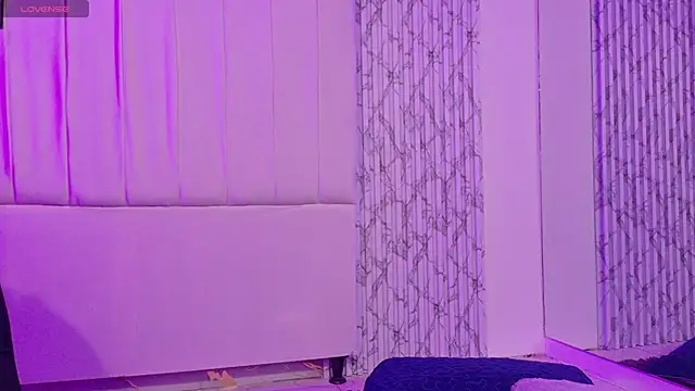 LorenaDuval online show from June 11, 2026, 7:11 pm