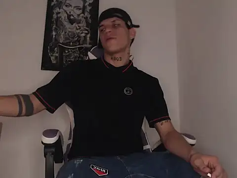 ethanchamo online show from April 20, 2026, 11:17 pm