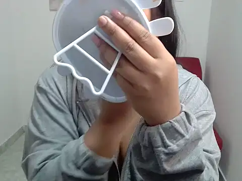 candymorena69 online show from March 31, 2026, 12:29 pm