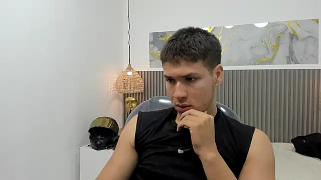 AlessandroFranco online show from April 10, 2026, 1:40 pm