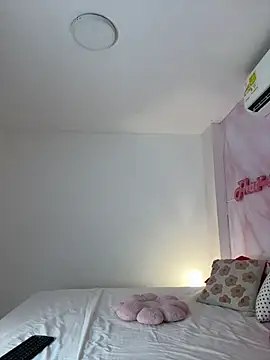 Snapshot of Adalyn_Cute chatting on April 22, 2026, 6:58 pm Adalyn Cute online show from April 22, 2026, 6:58 pm