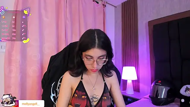 Molly A online show from April 18, 2026, 7:58 pm