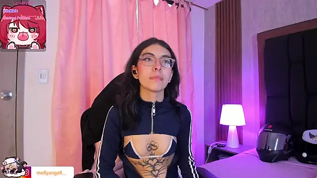 Molly A online show from April 13, 2026, 2:43 pm