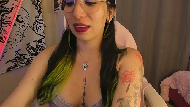 Snapshot of Laughing_Natty chatting on May 11, 2026, 2:18 pm Laughing Natty online show from May 11, 2026, 2:18 pm