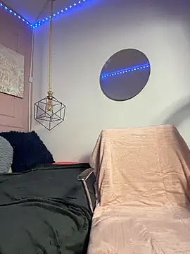 zoe  baker online show from April 14, 2026, 2:44 pm