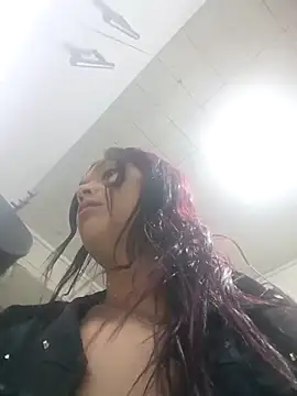 Snapshot of Alisson-Miller chatting on April 14, 2026, 9:31 pm Alisson-Miller online show from April 14, 2026, 9:31 pm