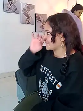 Liily Foxxy online show from April 6, 2026, 11:00 am