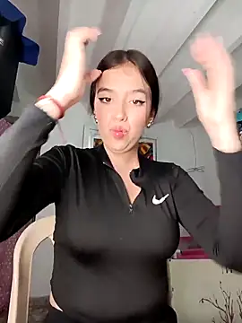 Snapshot of Kitty_Loveee chatting on April 17, 2026, 8:44 pm Kitty Loveee online show from April 17, 2026, 8:44 pm